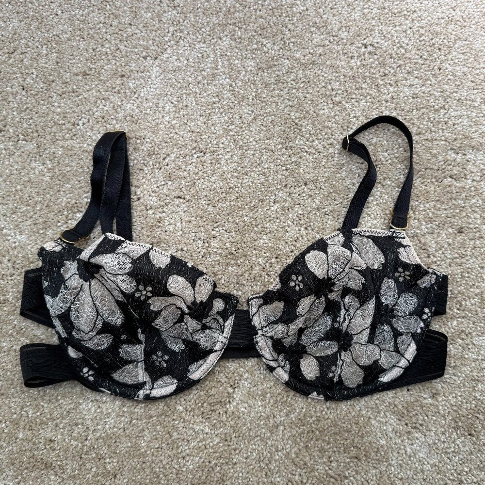 Victoria's Secret Daisy Lace Unlined Demi Bra, size 34D